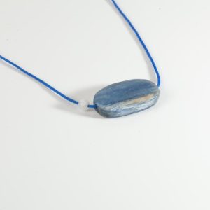 B240104 - 113: Colgante con cianita.
