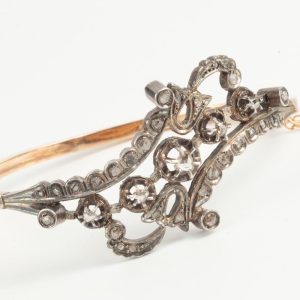 B250227 - 22: Brazalete antiguo de oro vista plata con diamantes talla rosa.