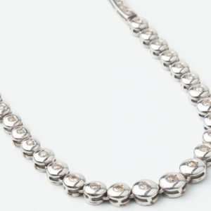 B250424 - 121: Gargantilla de oro blanco con diamantes talla brillante. peso aprox. dts. 2.20ct.