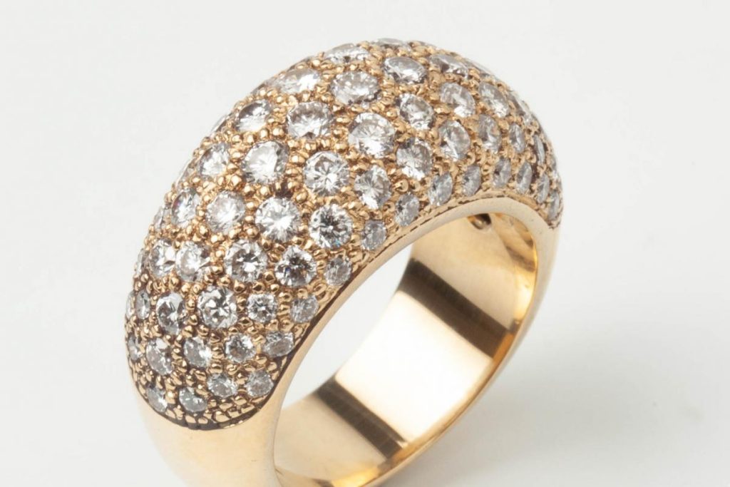 Anillo de oro y diamantes tasación de oro gratis en Valencia